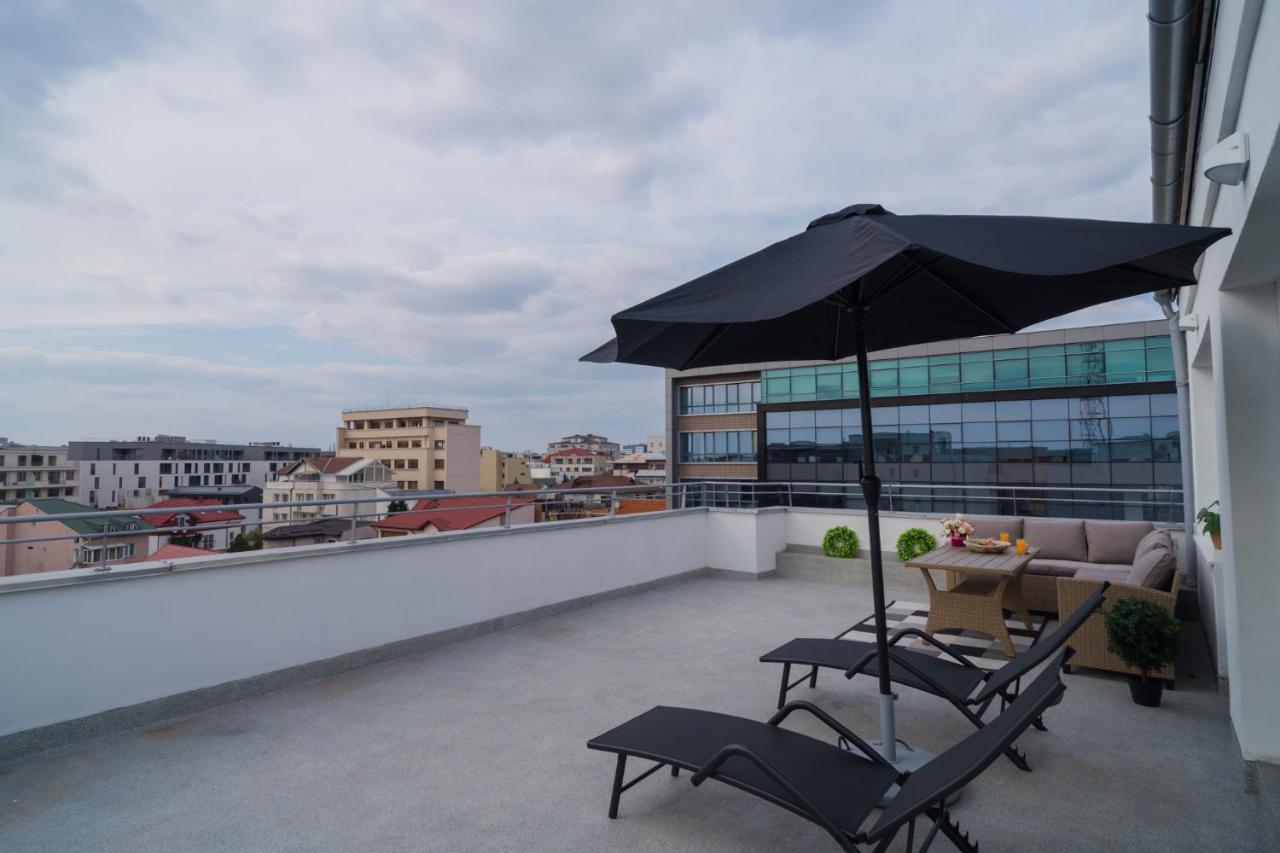 Penthouse With Huge Rooftop Terrace & City View Bukarest Kültér fotó