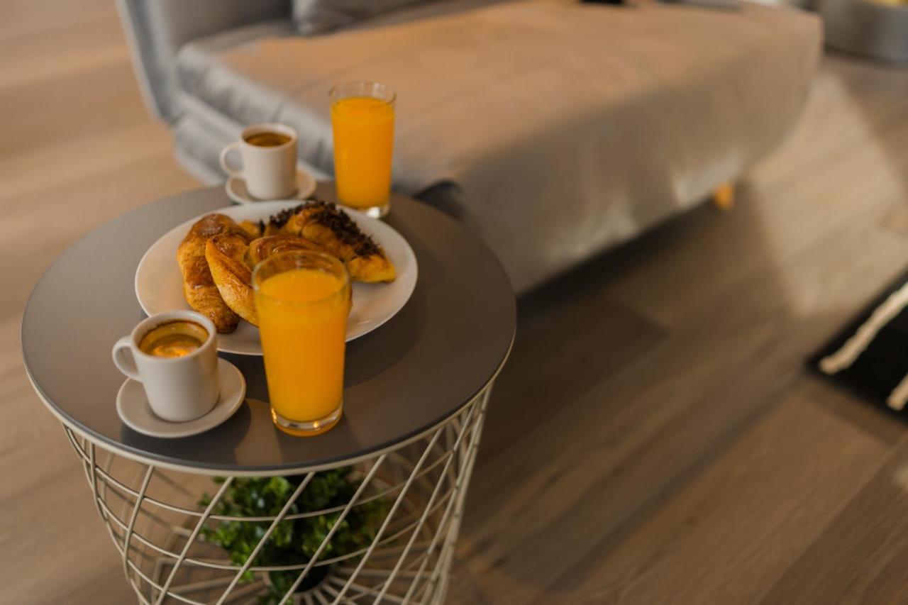 Penthouse With Huge Rooftop Terrace & City View Bukarest Kültér fotó