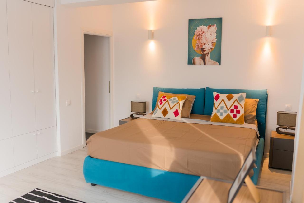 Penthouse With Huge Rooftop Terrace & City View Bukarest Kültér fotó