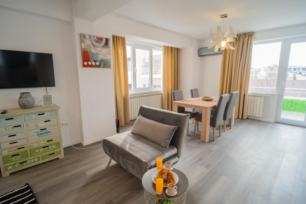 Penthouse With Huge Rooftop Terrace & City View Bukarest Kültér fotó
