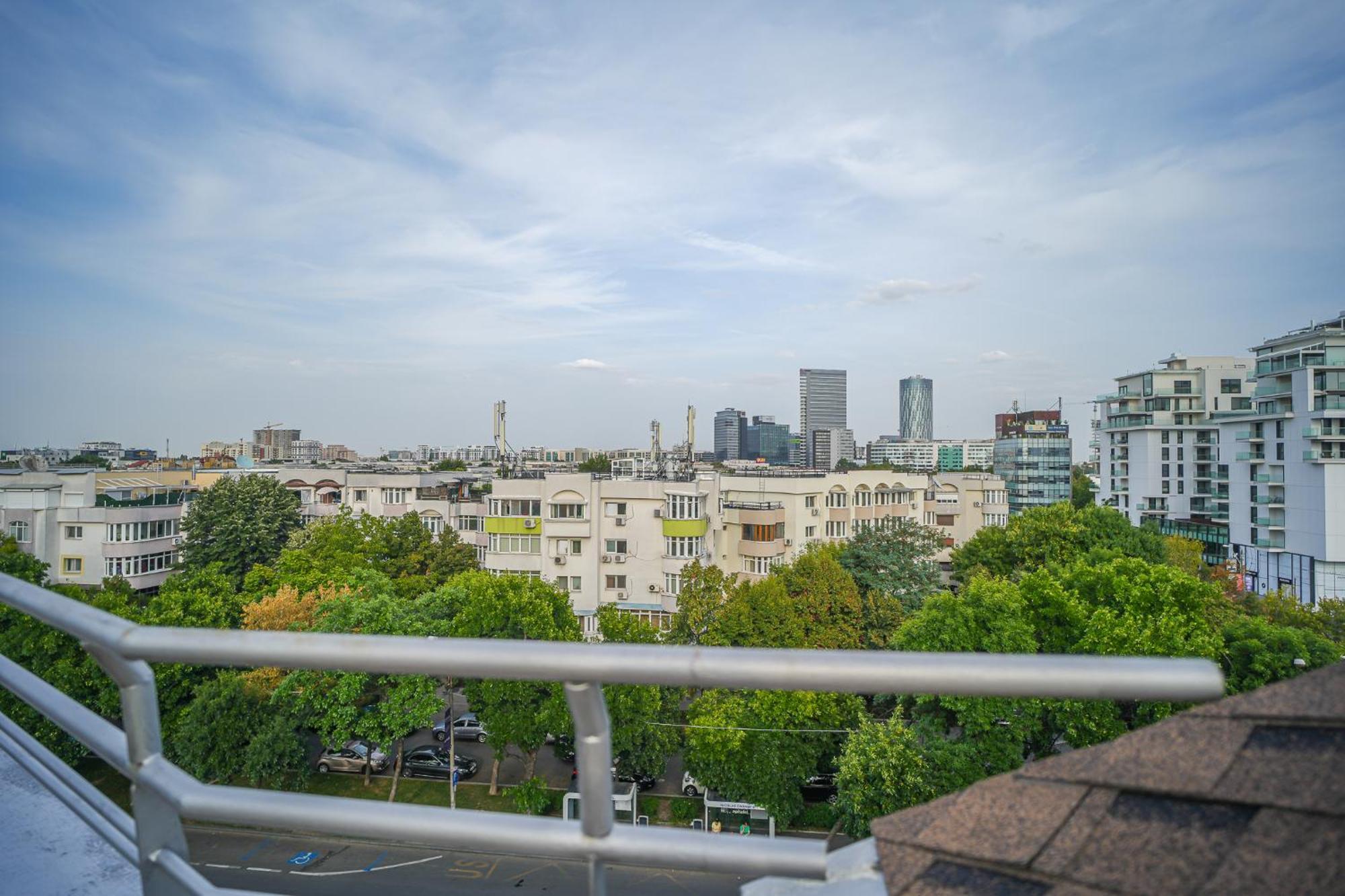 Penthouse With Huge Rooftop Terrace & City View Bukarest Kültér fotó