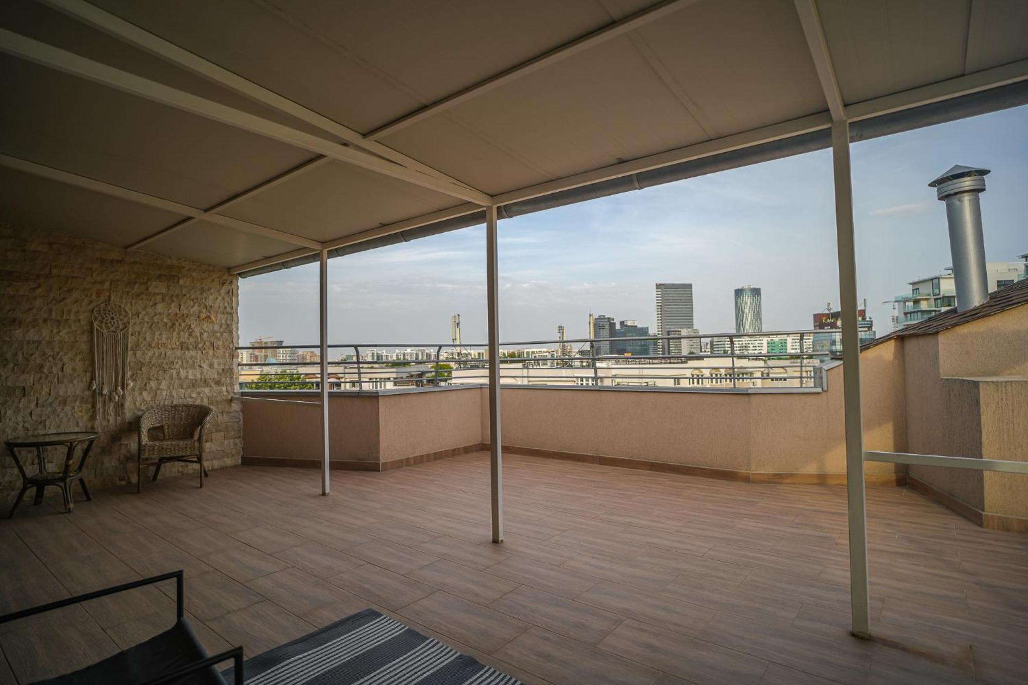 Penthouse With Huge Rooftop Terrace & City View Bukarest Kültér fotó