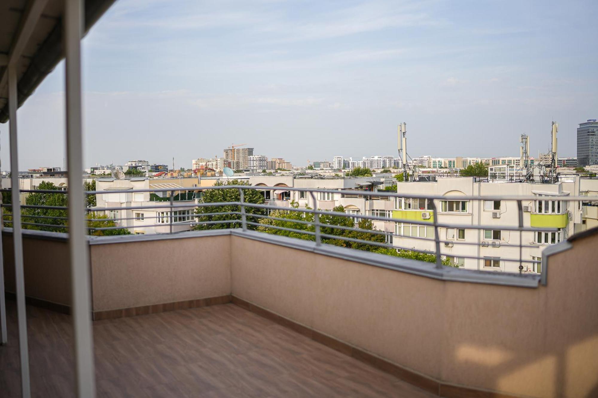 Penthouse With Huge Rooftop Terrace & City View Bukarest Kültér fotó