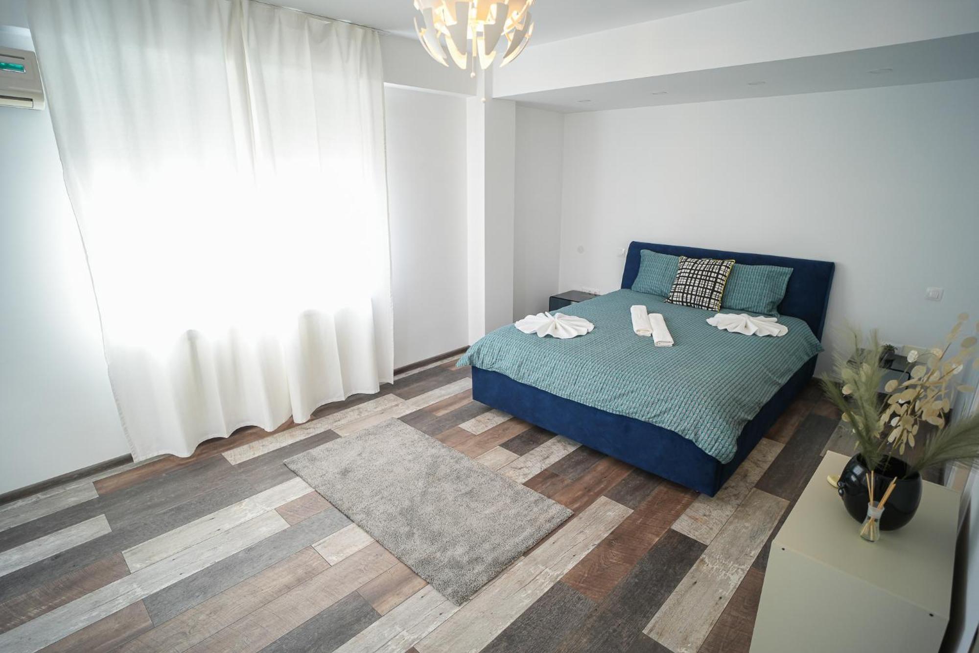 Penthouse With Huge Rooftop Terrace & City View Bukarest Kültér fotó